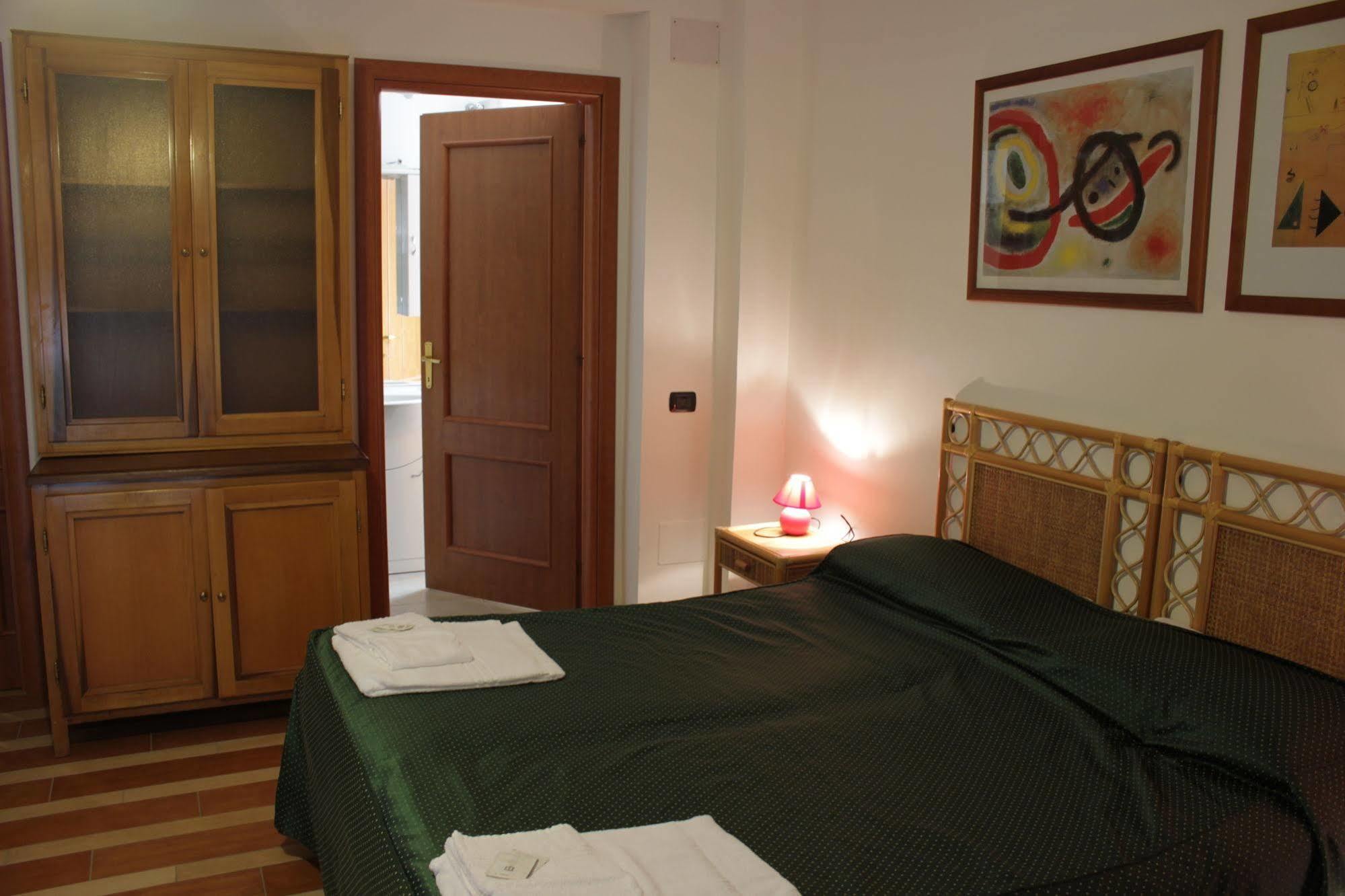 Апарт отель Tourist House Roma Экстерьер фото